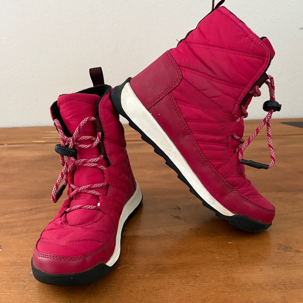 Sorel Whitney ll Quilted Snow Boots Size 4
